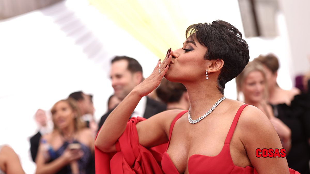 Conoce a Ariana DeBose, quien es y a que a hecho