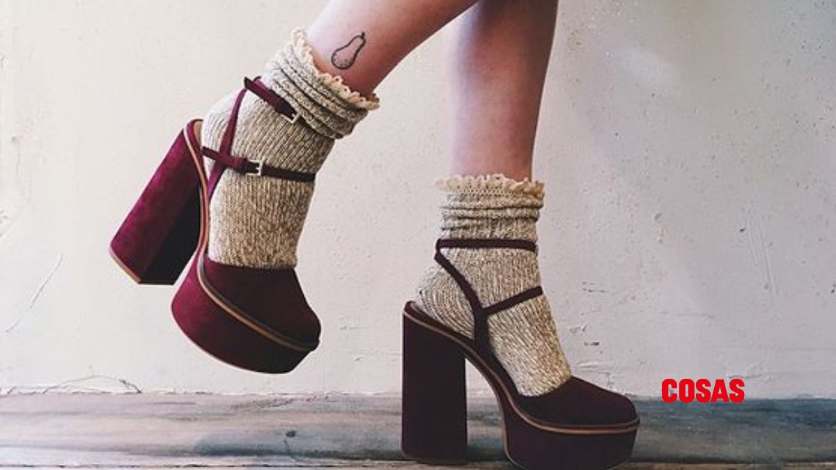Conoce la nueva tendencia en mujeres, calcetines con tacones.