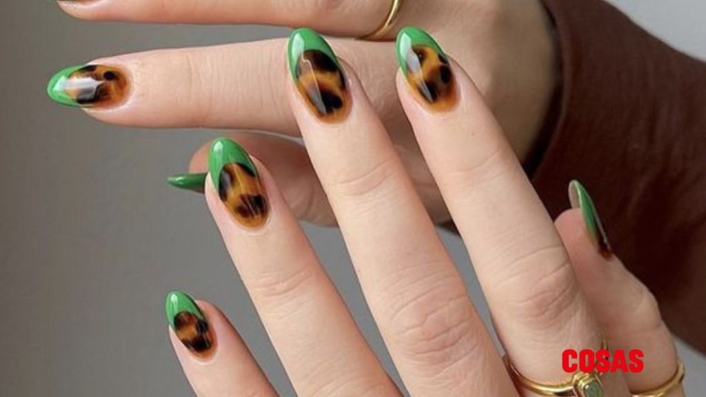 Uñas Carey: La tendencia de manicura más elegante para el verano 2024. | Foto: Pinterest.