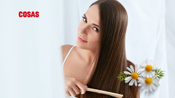Aclara y cuida tu cabello de forma natural con manzanilla y sol, obteniendo brillo y suavidad sin productos químicos.