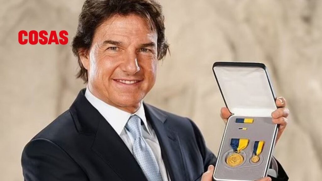 Tom Cruise recibe el máximo honor civil de la Marina de EU por su impacto en el cine y su representación de los aviadores navales.