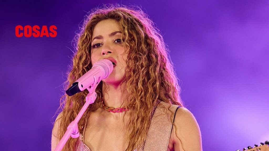 Shakira es hospitalizada en Perú por un problema abdominal y pospone su concierto en Lima. Su equipo trabaja en una nueva fecha.