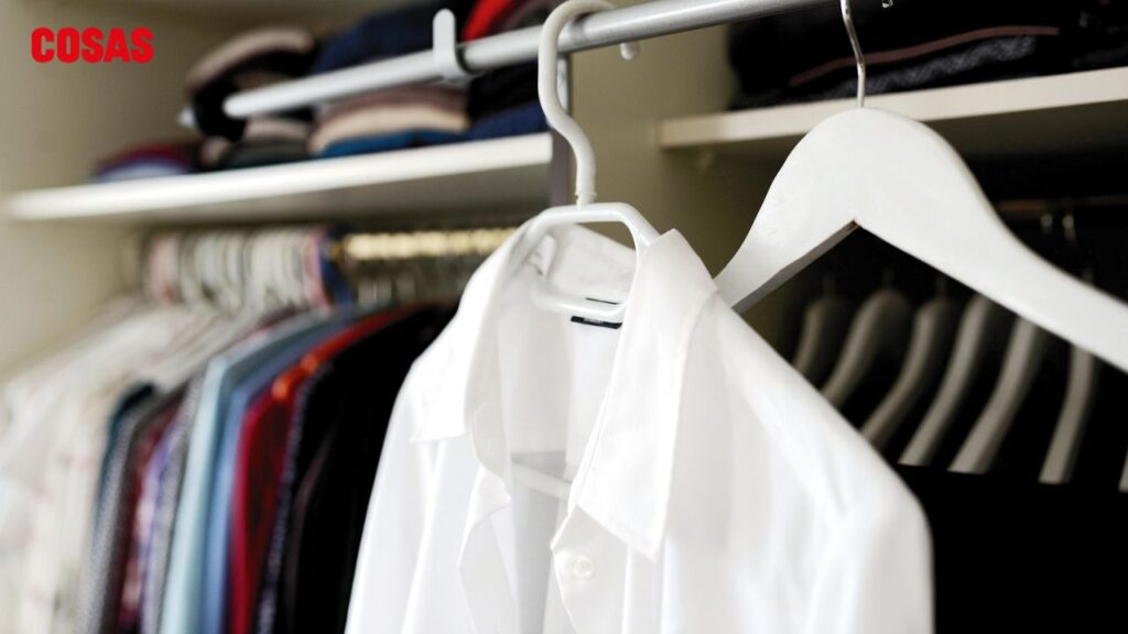 Descubre los errores de moda que te hacen parecer mayor y aprende cómo evitarlos para lucir más joven y con estilo.