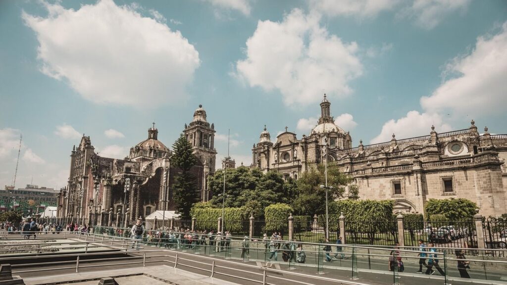 Descubre los conciertos gratis del 15 de septiembre en CDMX. Te decimos quiénes son los artistas confirmados, sedes y horarios.